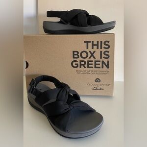 Clarks Cloudsteppers Arla Wide Width Black Sandals size 9.5 (US)